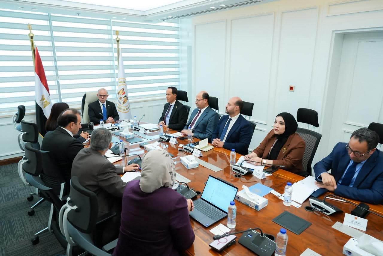 وزير الاستثمار والتجارة الخارجية يلتقي ممثلي برنامج الأمم المتحدة الإنمائي لبحث سبل تعزيز آليات التمويل المستدام وجذب الاستثمارات