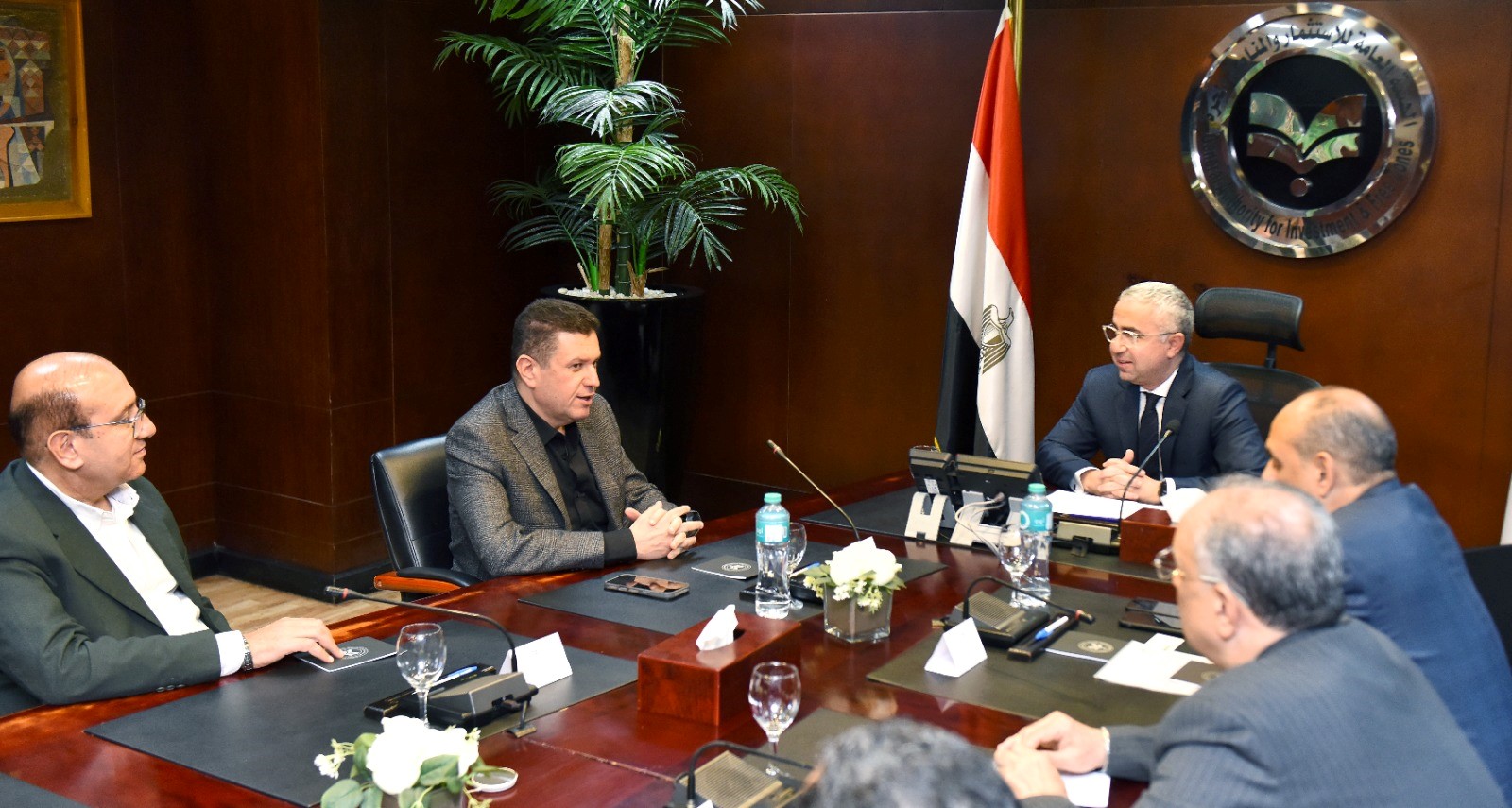 هيئة الاستثمار تتابع إجراءات تأسيس مشروع لإنتاج الفوسفات عالي التركيز باستثمارات 40 مليون دولار في المنطقة الحرة بقفط